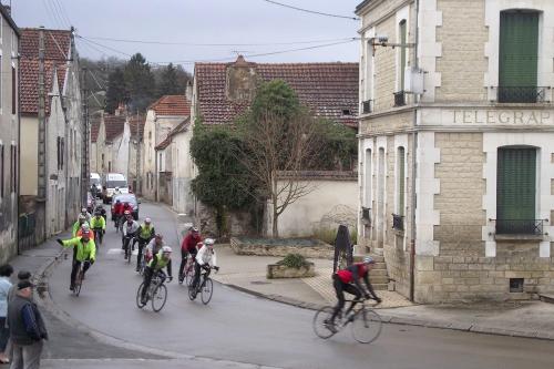 La randonnée  cyclotouriste Londres-Cannes 2013, s'est arrêtée à Vanvey