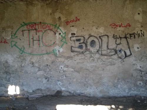 Maison abandonnée au pied de la colline, Les Alpilles