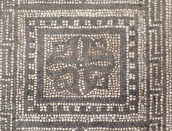 La ville de Grand dans les Vosges, possède une mosaïque gallo-romaine extraordinaire par sa taille et sa beauté !