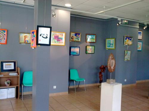 UNE EXPOSITION