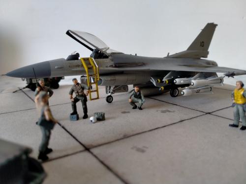 Un F16 de l'Escadrille fantôme