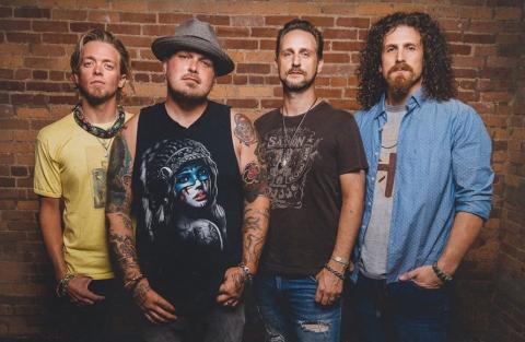 BLACK STONE CHERRY - "In Love With The Pain" Clip