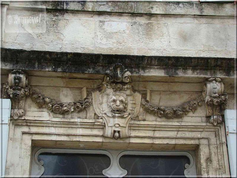 La Rochelle rue de l'Escale ornement de porte