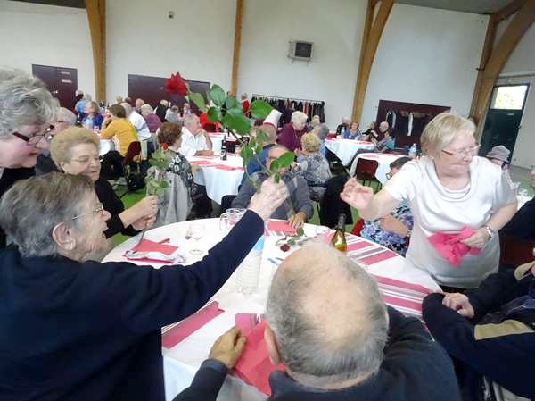 Le repas des Séniors de Châtillon sur Seine 2016, a eu un grand succès....
