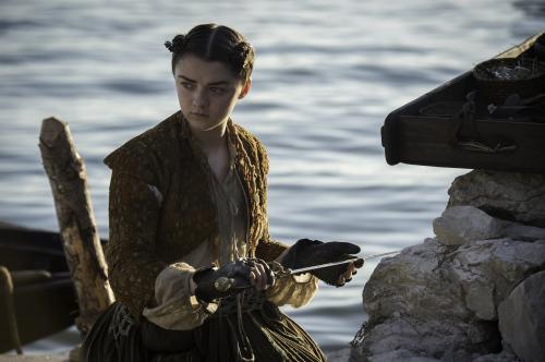 Les deux nouvelles tenues d'Arya saison 5