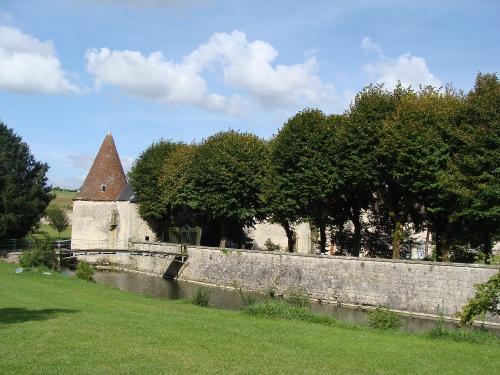 -Le Château de Mauvilly