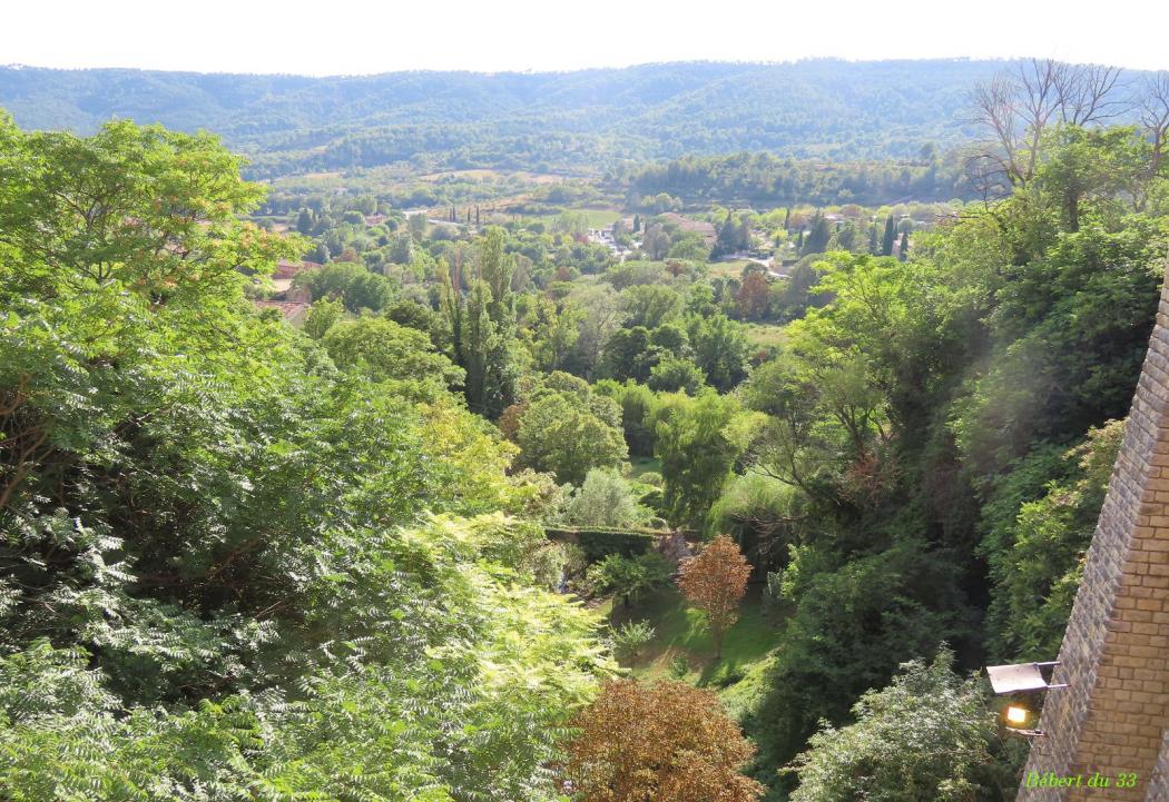 un pause à Moustier
