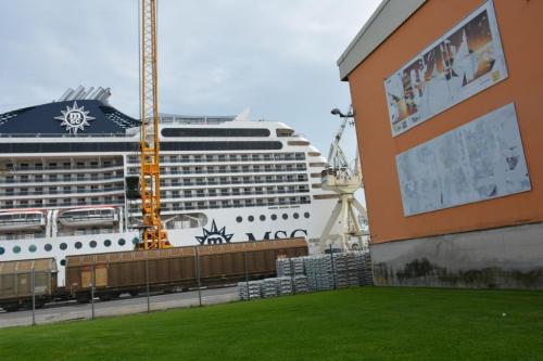 Le Poesia dans le port de Koper