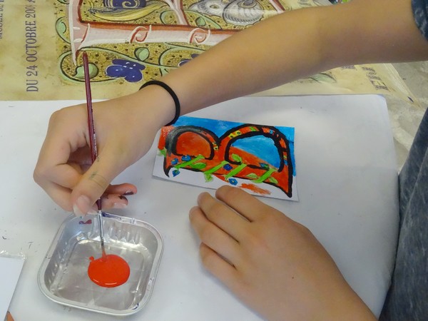Une initiation à la calligraphie pour les enfants à la médiathèque de Laignes