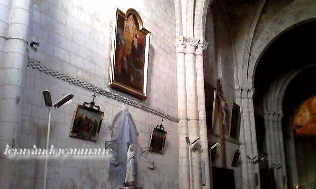 Saint-Macaire (gironde) La commune de Saint-Macaire se situe sur la rive droite de la Garonne au niveau du fleuve où l'effet est une église catholique située dans le département français de la Gi
