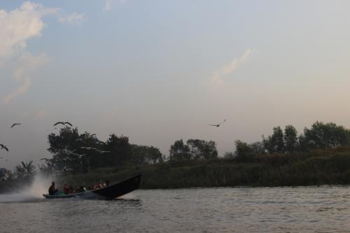 Lever de soleil sur le lac Inle (Birmanie)