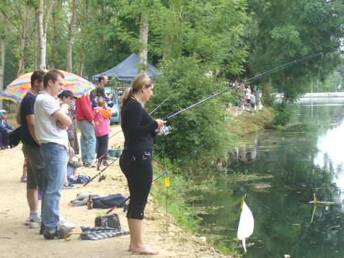 Le concours de Pêche de Sainte Colombe s/Seine