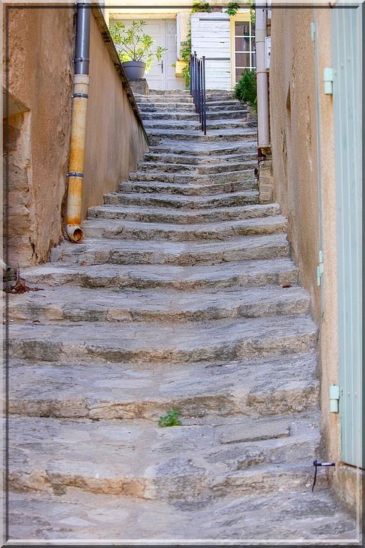1011 - Le Barroux dans le Vaucluse (84)
