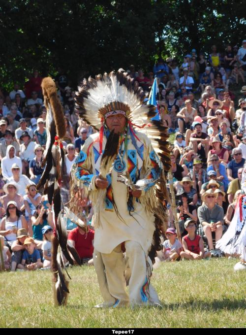 ►  Dennis Yelow Thunder 