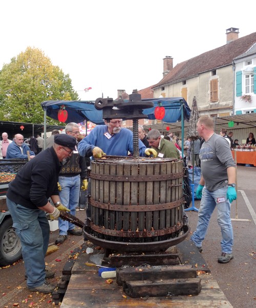 La fête de la pomme à Laignes a eu un très grand succès !