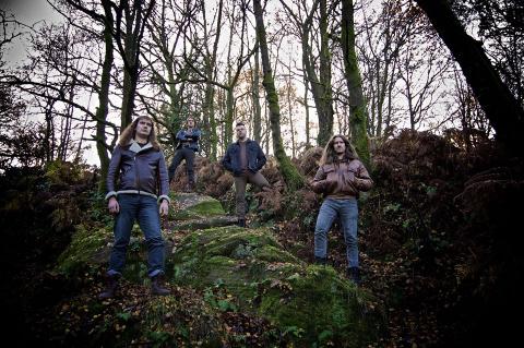 DARK FOREST - Les détails du nouvel album Oak, Ash & Thorn