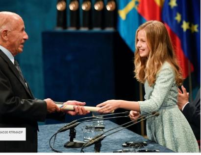 L'infante Léonor  à la remise du prix princesse des Asturies, 