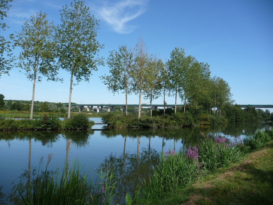 La balade se poursuit ...