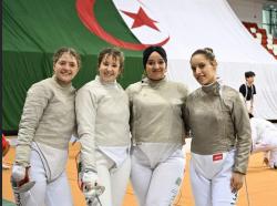 Coupe du Monde du Sabre à Oran, les Dames avec Bounguab Abik MCA (2e à droite)  16ème