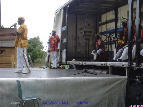 FOLKLORE  CHANT  ET  DANSE