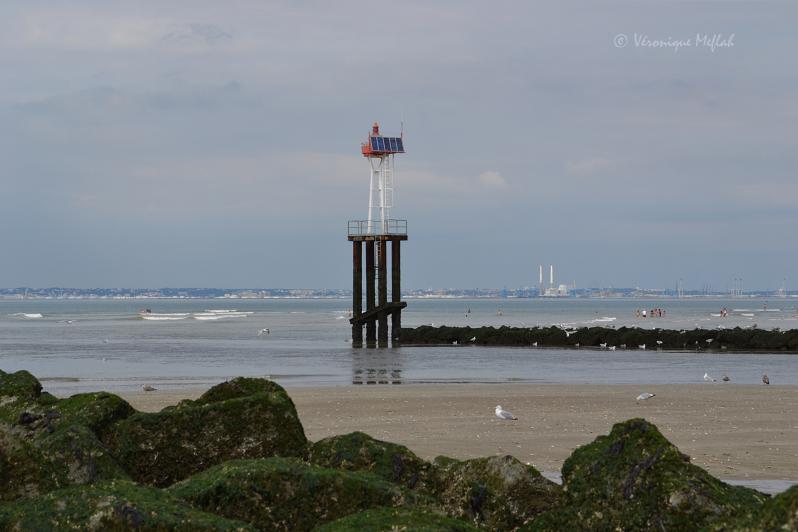 Deauville : la Touques sépare Deauville de Trouville.