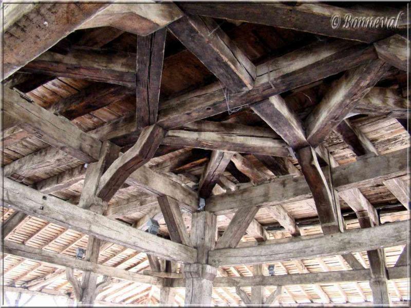 Villeréal Lot-et-Garonne la halle du 14ème siècle