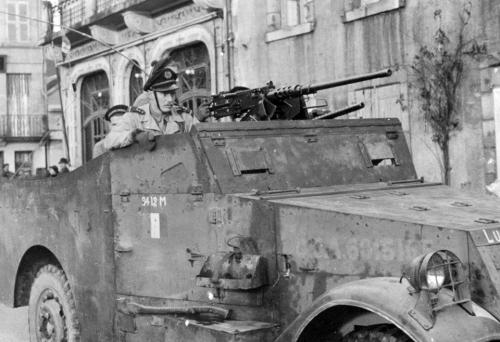 * TRESORS D'ARCHIVES  : photographies de  la 1ère DFL à Guéret (décembre 1944)
