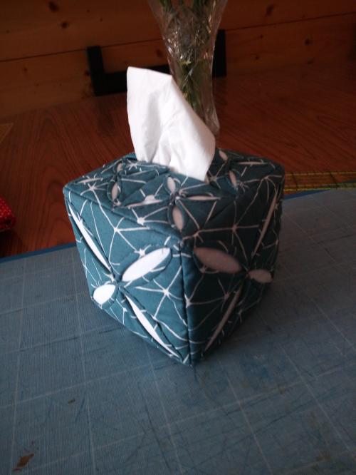 boite a mouchoirs  en cathédrale windows