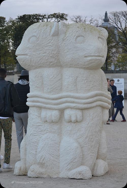 Jardin des Tuileries : FIAC 2017 : "Les statues meurent aussi" Stefan Rinck (2017)