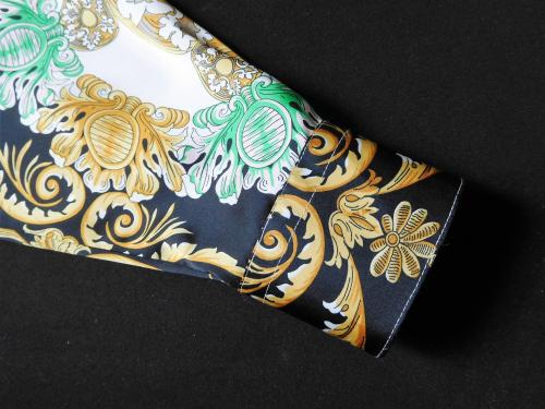 De l'art de la symétrie..chemise style Versace 