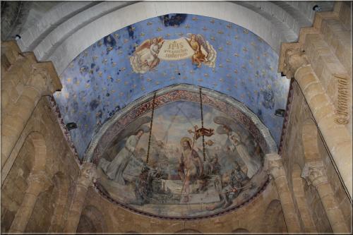 Abbaye de Cadouin Dordogne coupole de l'église abbatiale et fresque Résurrection du Christ