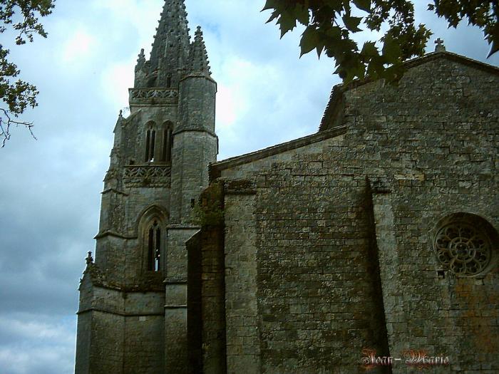 la Collégiale notre-dame d'Uzeste (gironde)