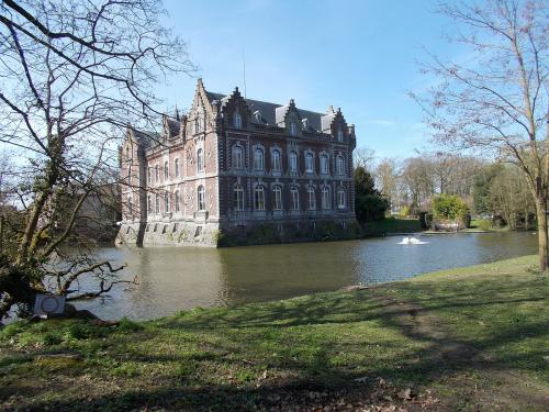  * Au Domaine de Bourgogne