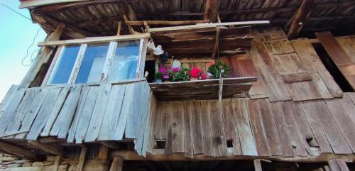 La route entre UŞAK et KUTHAYA