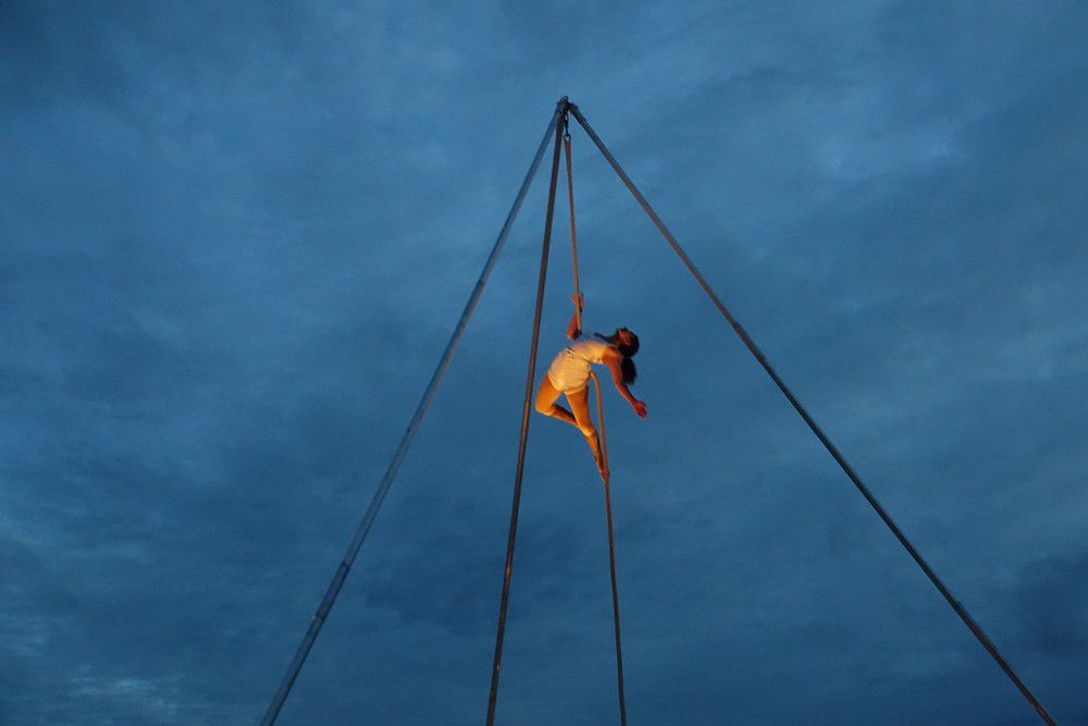 Un feu de la Saint-Jean original, "L'oeuf du Phénix"...