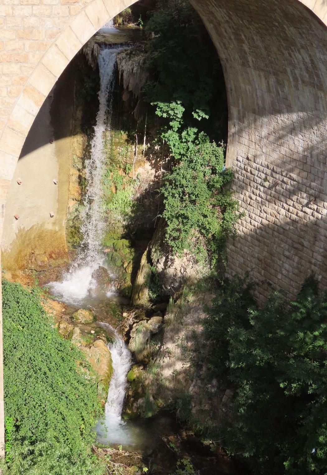 un pause à Moustier