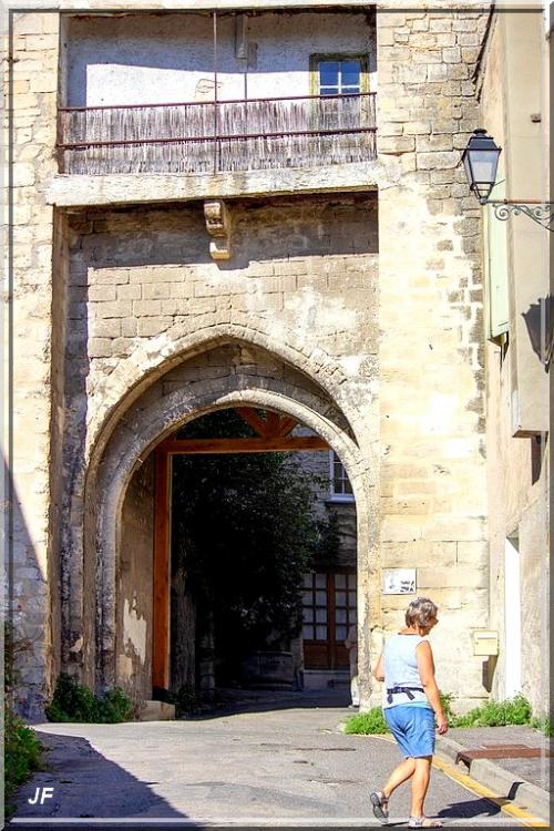 1012 -  Forcalquier dans les Alpes de Haute-Provence (04)