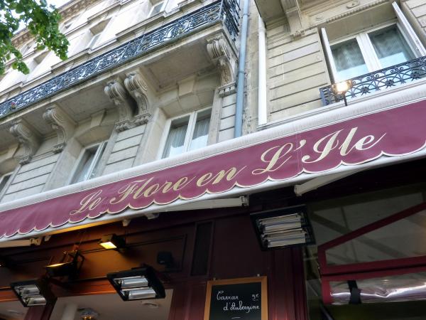 Balade autour de Notre-Dame mutilée
