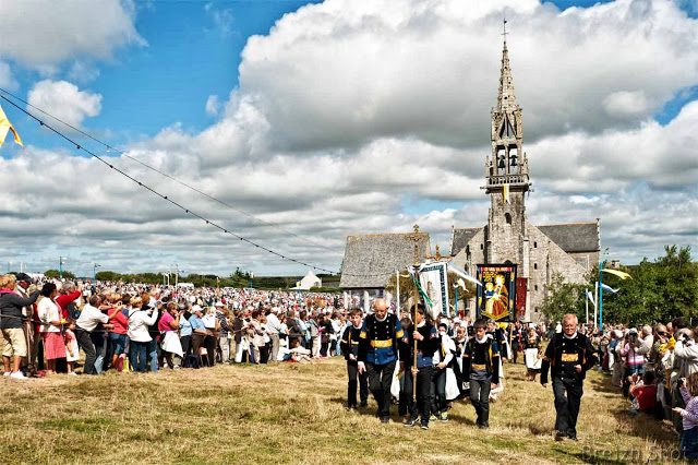 saint-anne-la-palud, procession