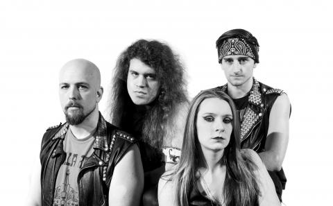 IRON KINGDOM - Les détails du nouvel album On The Hunt