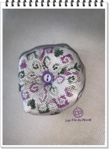 Biscornu N° 403