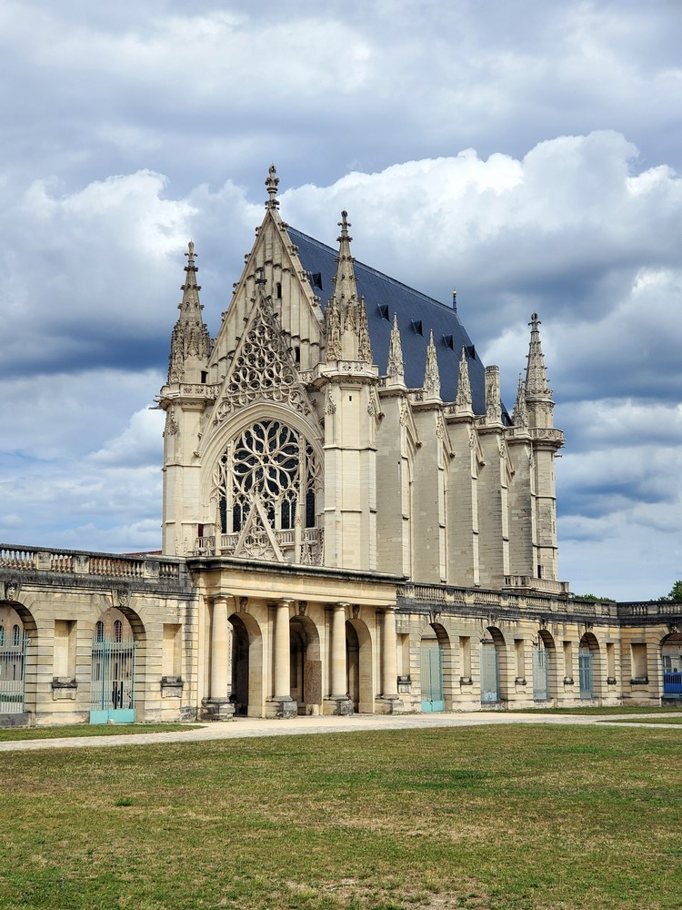 Depuis la cour Louis XIV