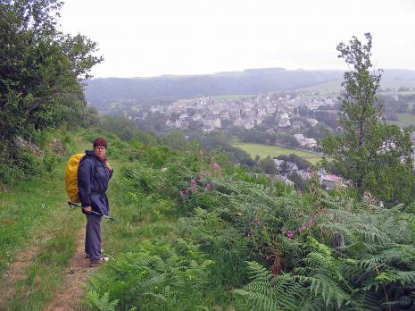 Comme les cailloux du Petit Poucet GR.30 Tour des lacs d'Auvergne : Etape 3 Lac Chambon - Besse-en-Chandesse  17 Kms