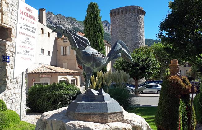 ☻ Vacances 2022 à Saint-Martin-les-Eaux : visite de Sisteron