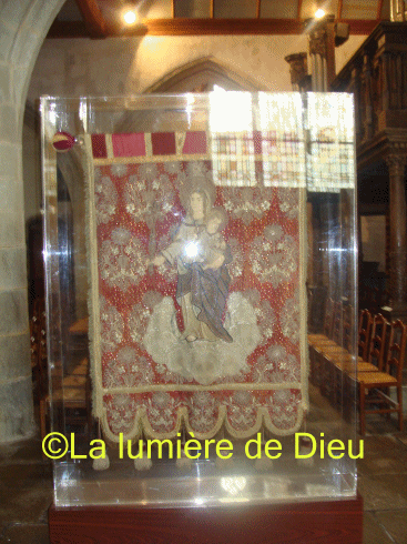 Lampaul-Guimiliau : l'enclos paroissial