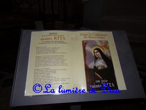 Prière pour demander l'intercession de Sainte Rita (Saint Omer, la cathédrale Notre-Dame)