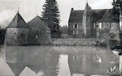 LES REMPARTS DE JOUE-DU-BOIS (Orne)