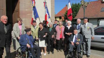 18 et 19 Mai - Des Anciens du B.M. 24 et des descendants étaient de retour à Obenheim 