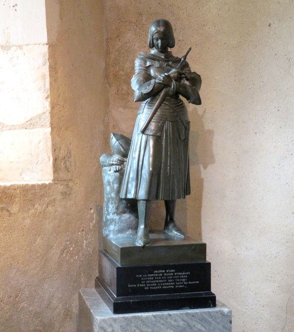 L'Association des Amis du Musée (AMPC) a fait découvrir la maison natale de Jeanne d'Arc  à ses adhérents....