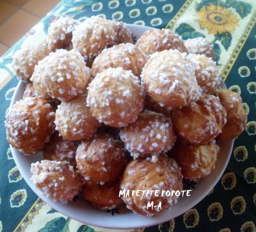CHOUQUETTES